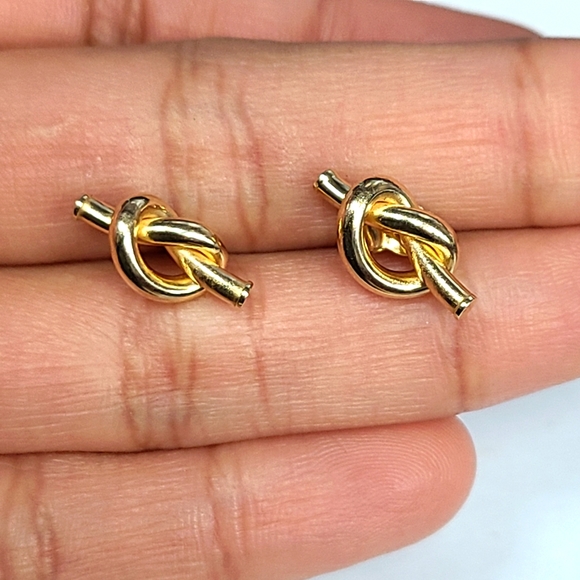 Solid 14K Yellow Gold Knot Earring Studs .50"x.25" - Picture 8 of 9